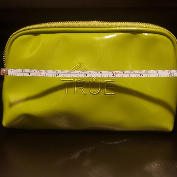 Being True Makeup bag - Picture 4 of 5